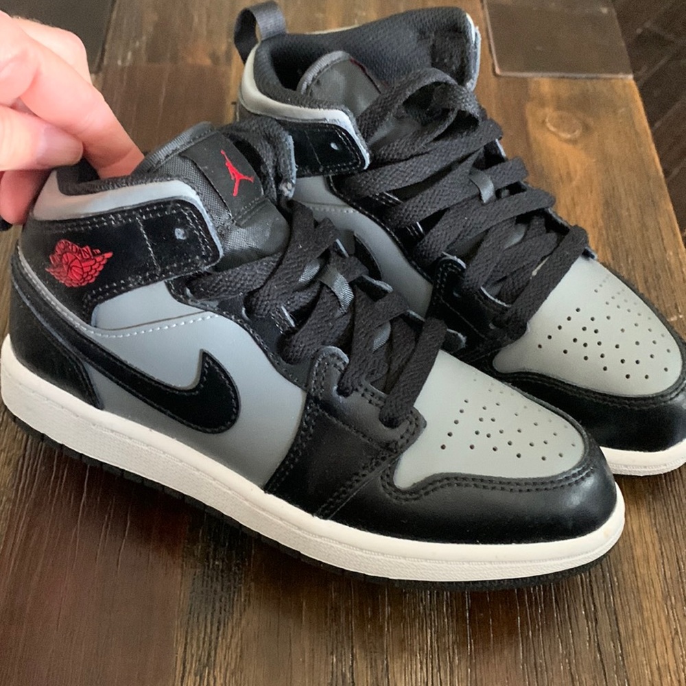 Almost new, Boys Air Jordan 1 Mid